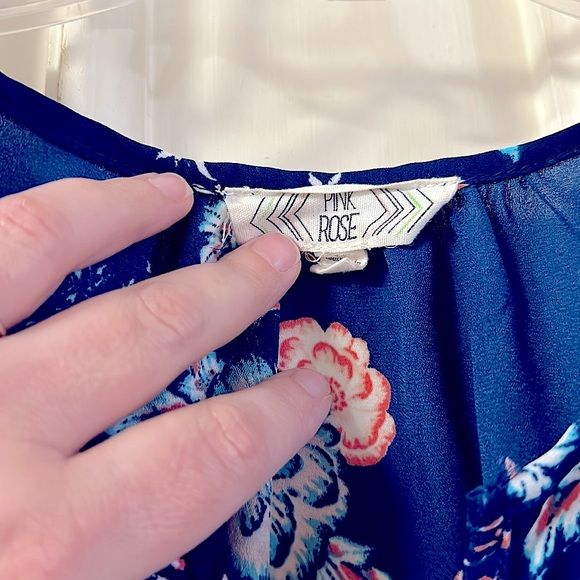 Ladies, Navy & Pink Floral Sleeveless Vented Tunic Blouse || US Medium - Picture 7 of 14